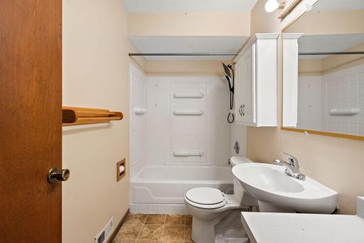 9419 James Avenue N, Minneapolis, MN 55444