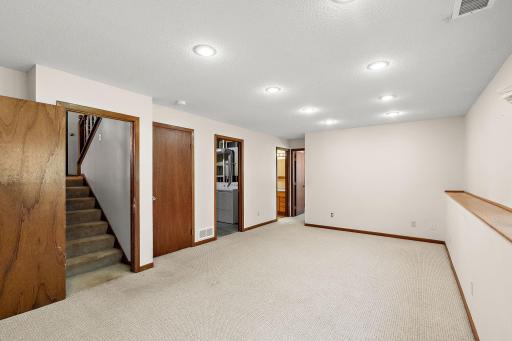 9419 James Avenue N, Minneapolis, MN 55444