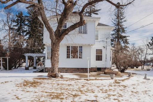 514 2nd Avenue SE, Jamestown, ND 58401