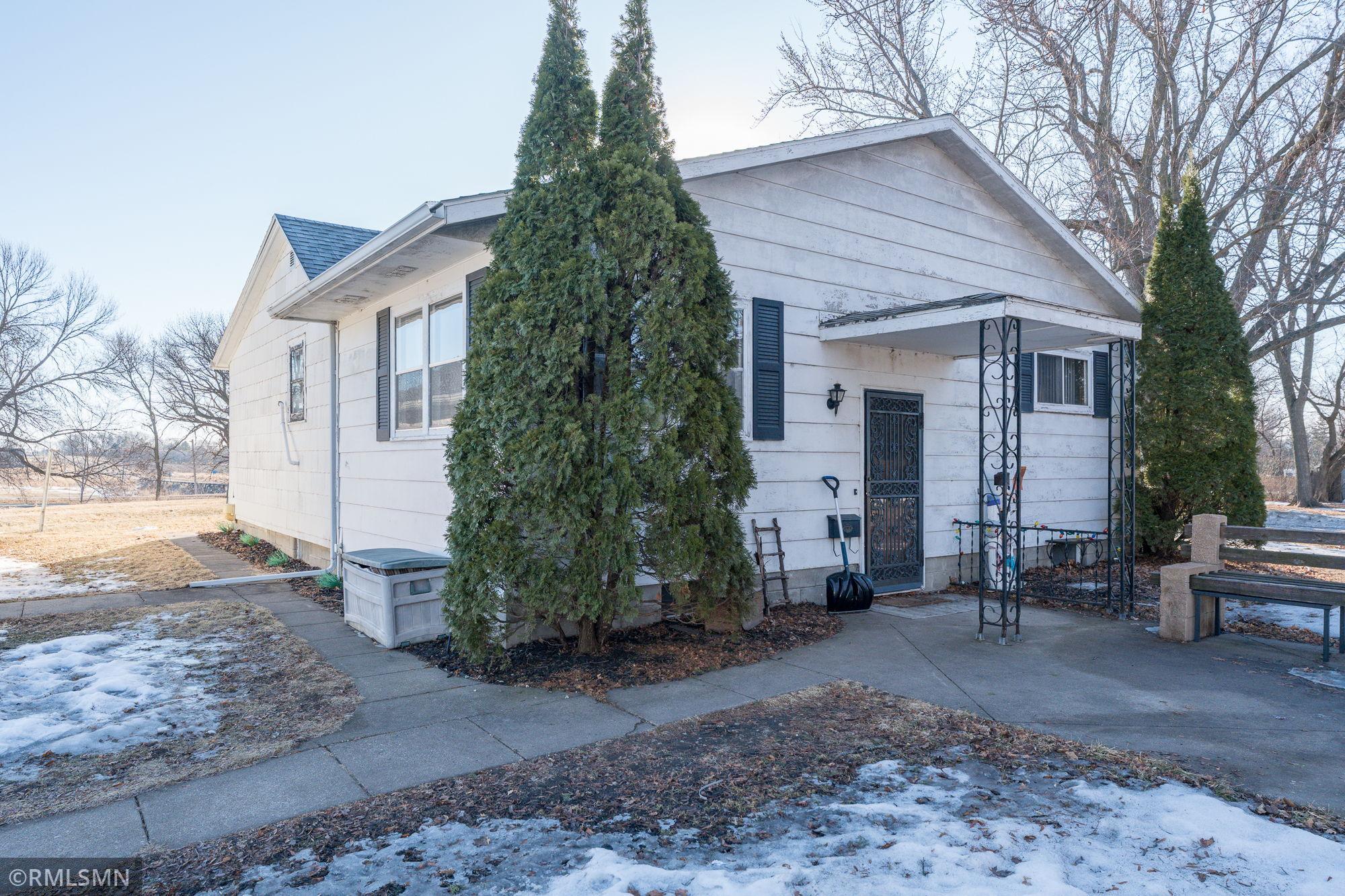20-web-or-mls-200-e-north-st.jpg