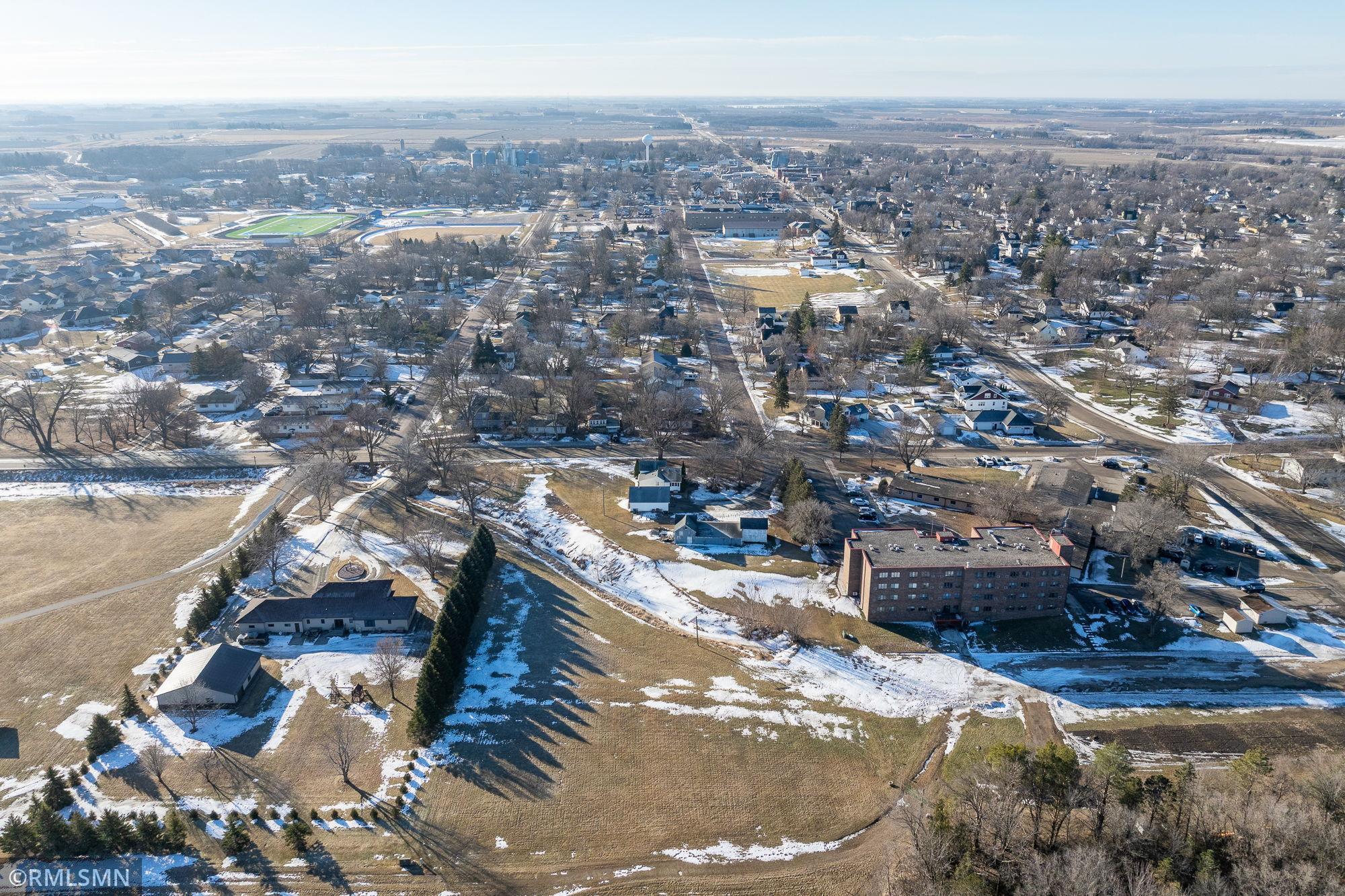 7-web-or-mls-200-e-north-st.jpg