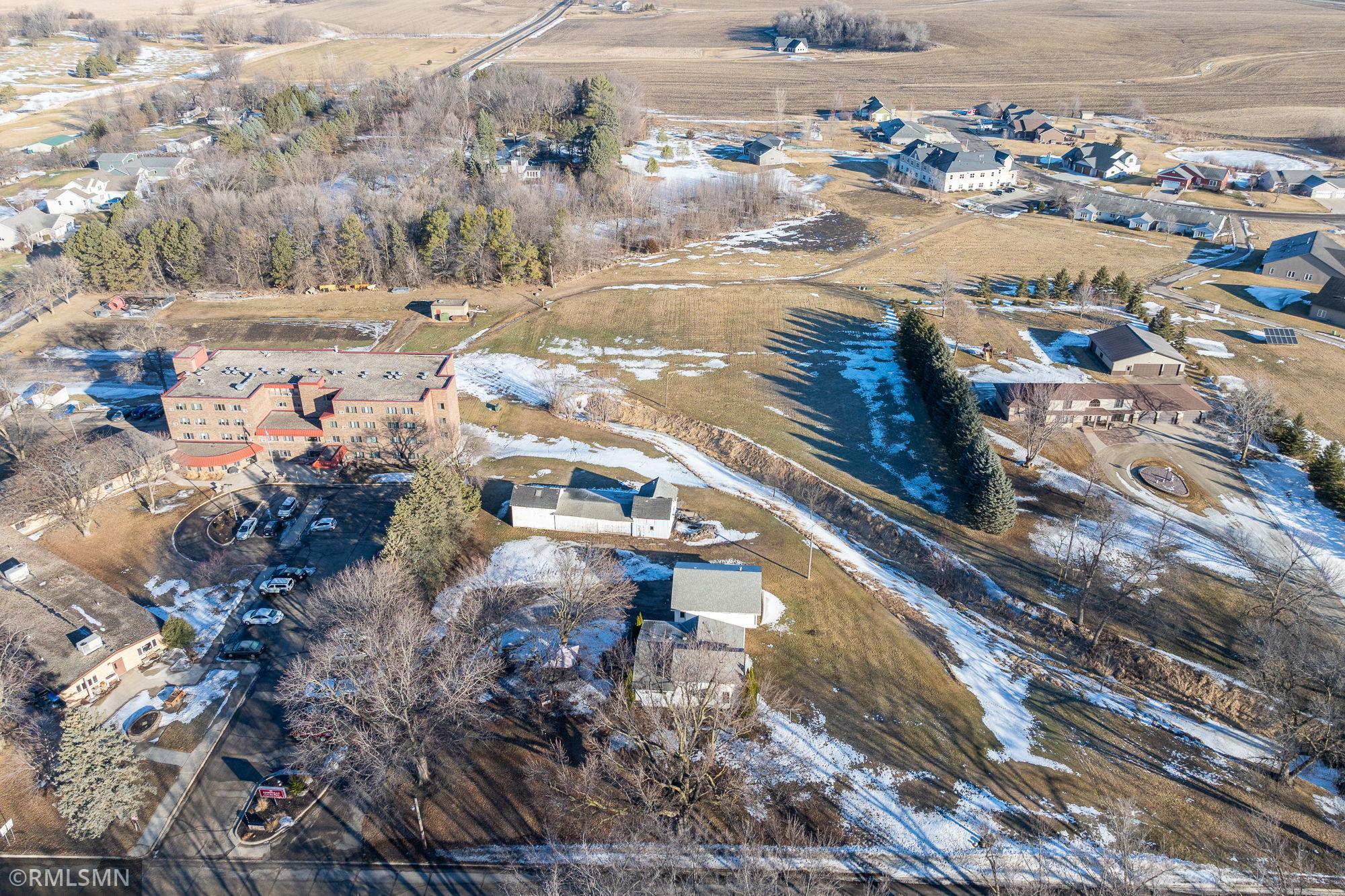 2-web-or-mls-200-e-north-st.jpg
