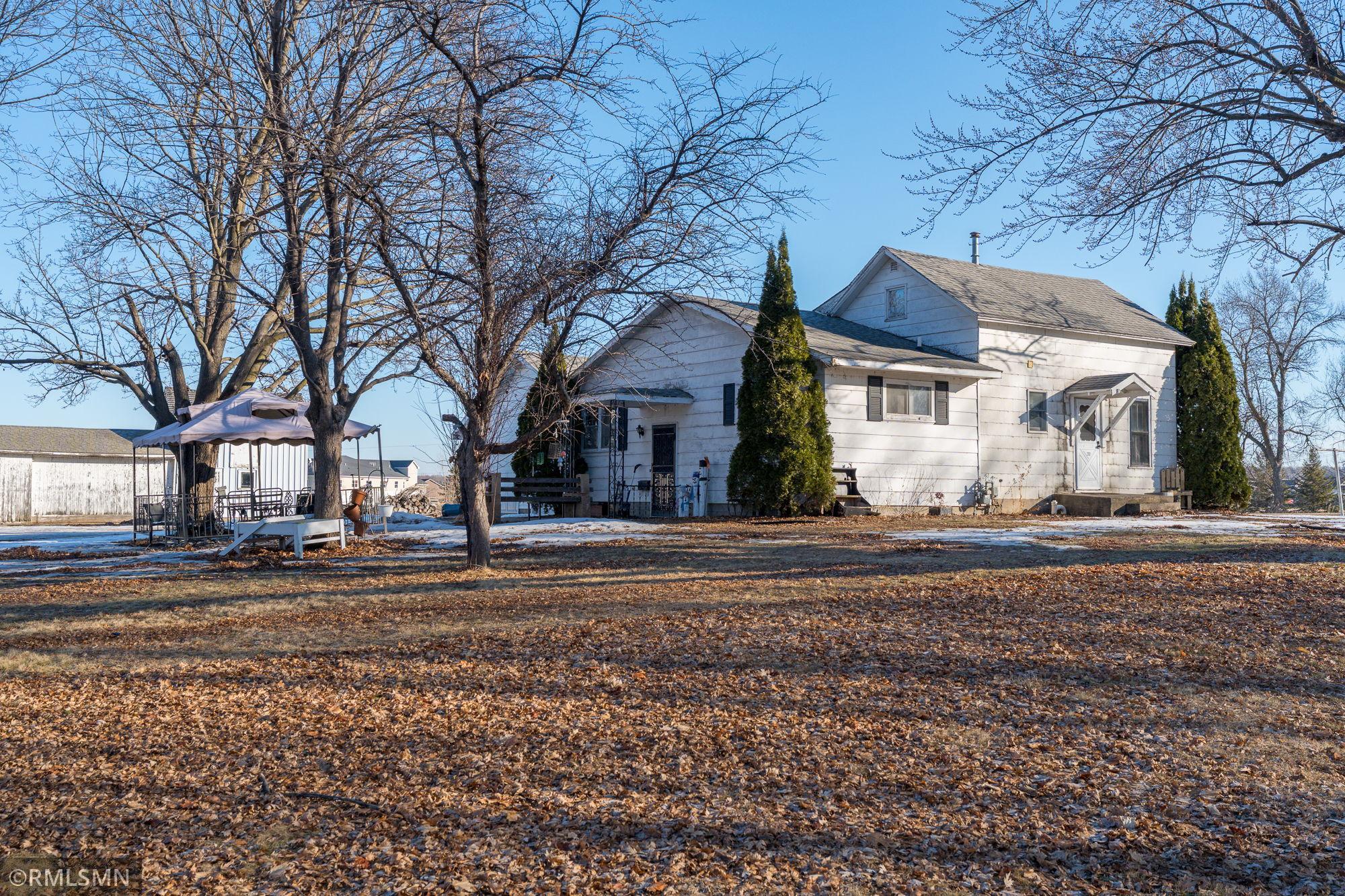 17-web-or-mls-200-e-north-st.jpg