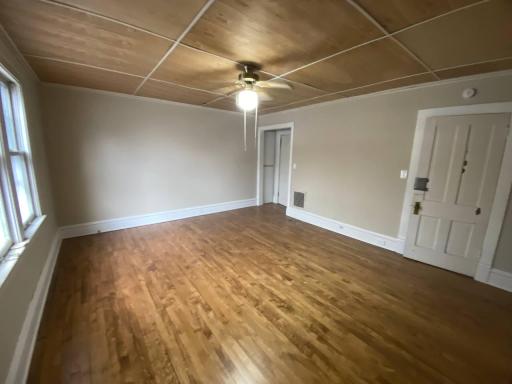 909 27th Avenue NE, Minneapolis, MN 55418