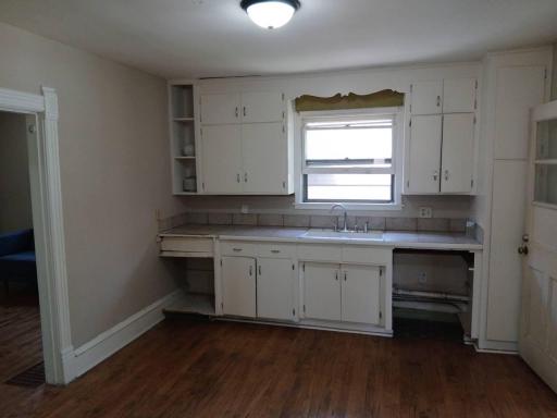 909 27th Avenue NE, Minneapolis, MN 55418