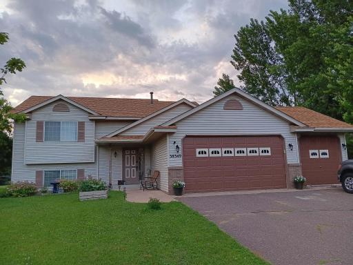 Photo for 38349 Casselberry Drive, North Branch, MN 55056 - listing #7019622 Update roof and maintenance free siding. Yes Please!