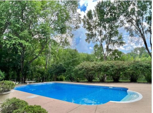 4902 Woodhurst Lane, Minnetonka, MN 55345