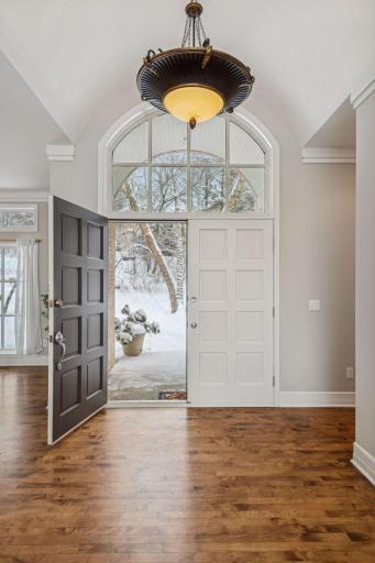 4902 Woodhurst Lane, Minnetonka, MN 55345