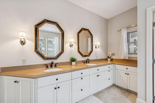 4902 Woodhurst Lane, Minnetonka, MN 55345