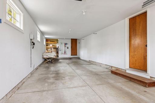 12.2 x 43' - Tandem double vehicle garage with two entries