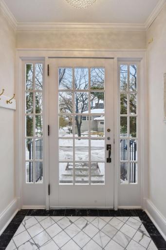 1820 Girard Avenue S, Minneapolis, MN 55403