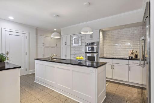 1820 Girard Avenue S, Minneapolis, MN 55403