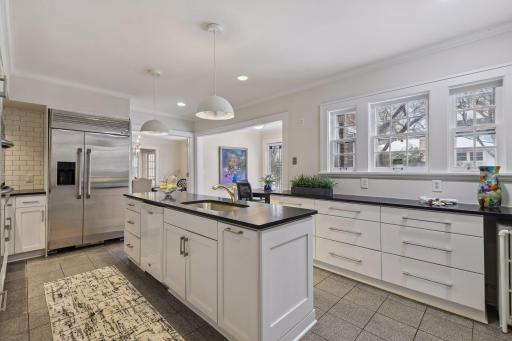 1820 Girard Avenue S, Minneapolis, MN 55403