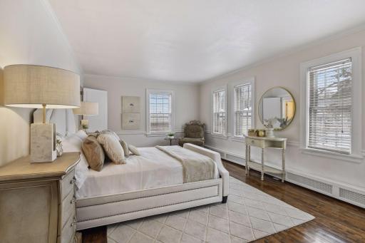 1820 Girard Avenue S, Minneapolis, MN 55403