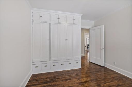 1820 Girard Avenue S, Minneapolis, MN 55403