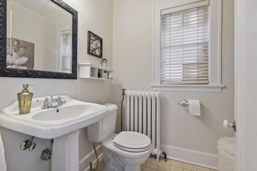 1820 Girard Avenue S, Minneapolis, MN 55403