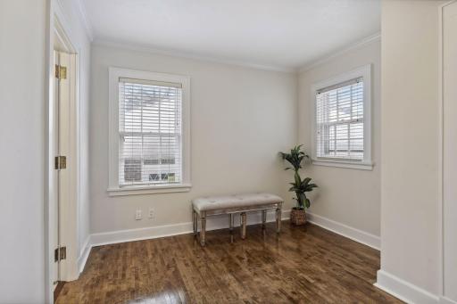 1820 Girard Avenue S, Minneapolis, MN 55403