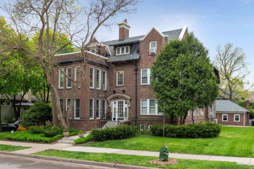 1820 Girard Avenue S, Minneapolis, MN 55403