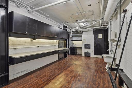 1820 Girard Avenue S, Minneapolis, MN 55403