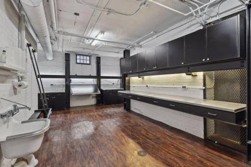 1820 Girard Avenue S, Minneapolis, MN 55403