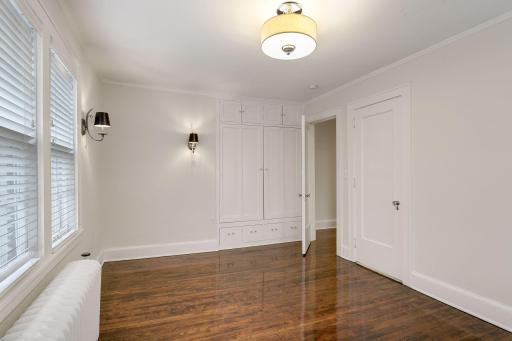 1820 Girard Avenue S, Minneapolis, MN 55403