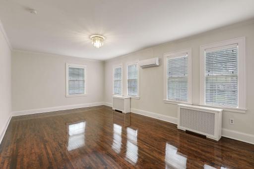 1820 Girard Avenue S, Minneapolis, MN 55403