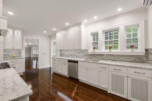1820 Girard Avenue S, Minneapolis, MN 55403