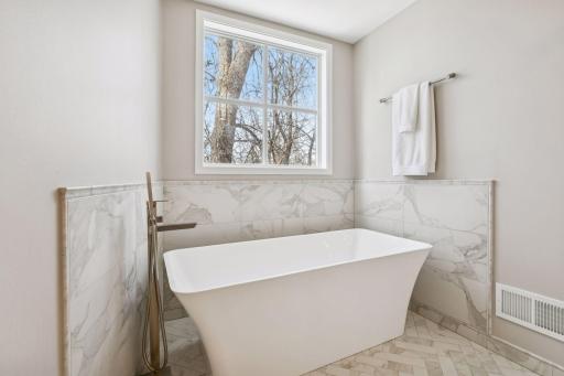 5347 Pinewood Trail, Edina, MN 55436