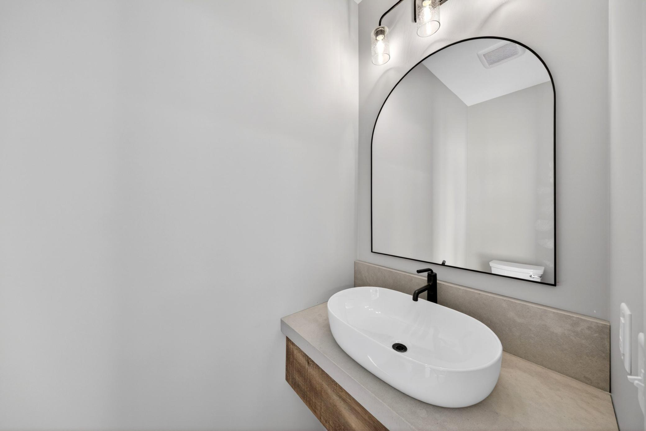 016 - Main Floor 1_2 Bath.jpg