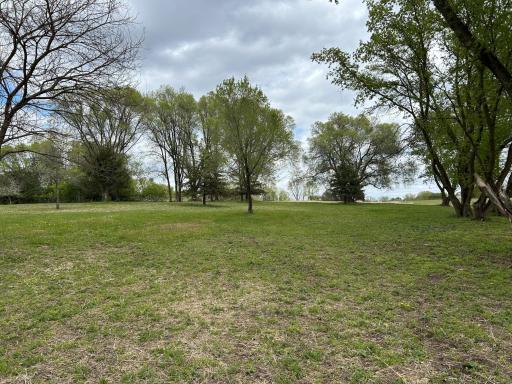 A shouse? Horses? This is the acreage you have been looking for!