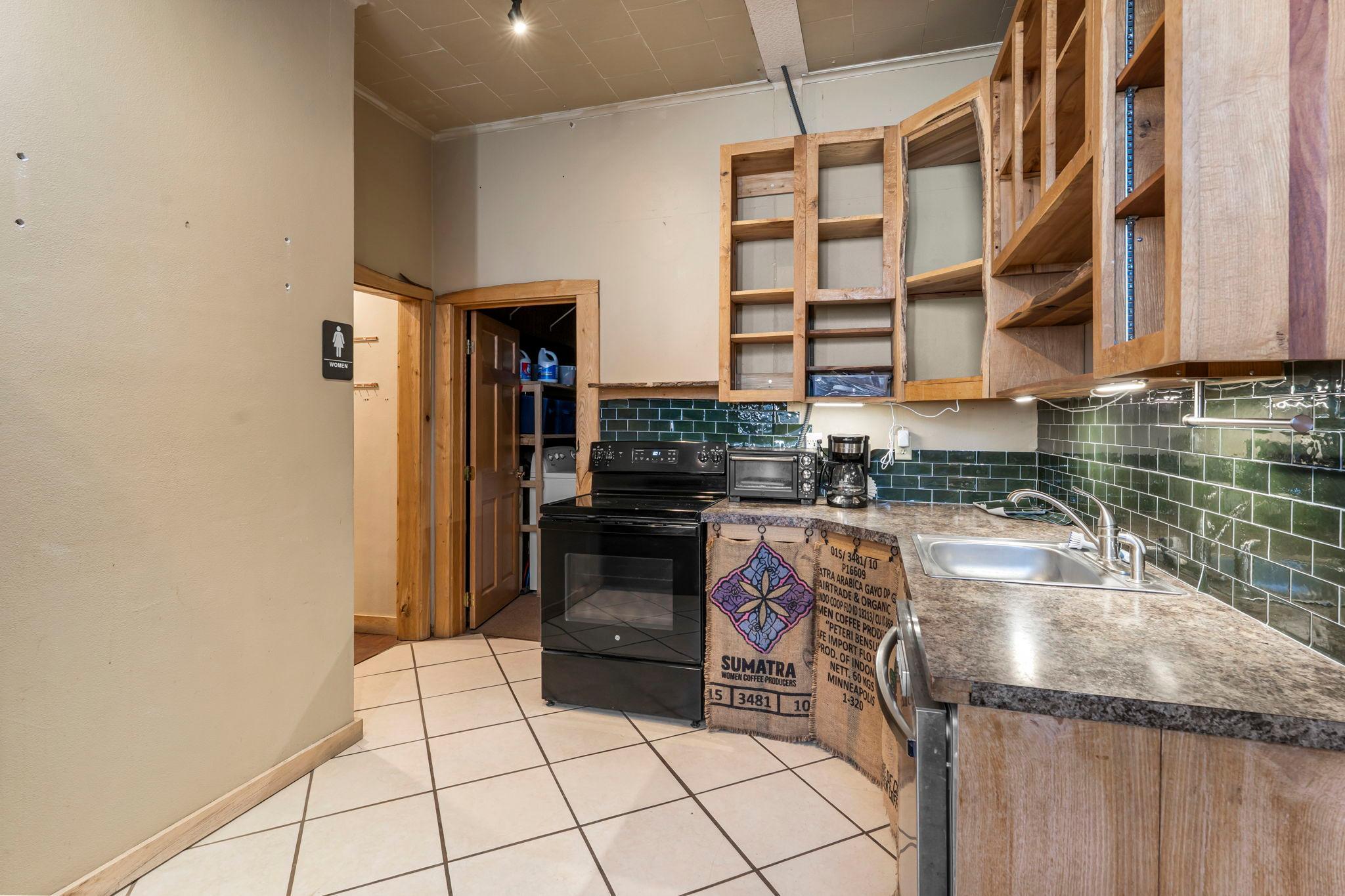 Kitchen/Breakroom
