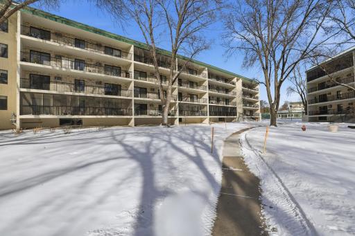 10531 Cedar Lake Road, 312, Hopkins, MN 55305