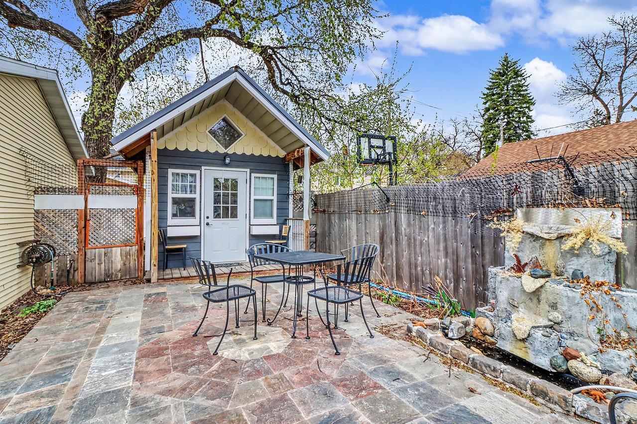 Backyard_shed_exterior-1280_g.jpeg