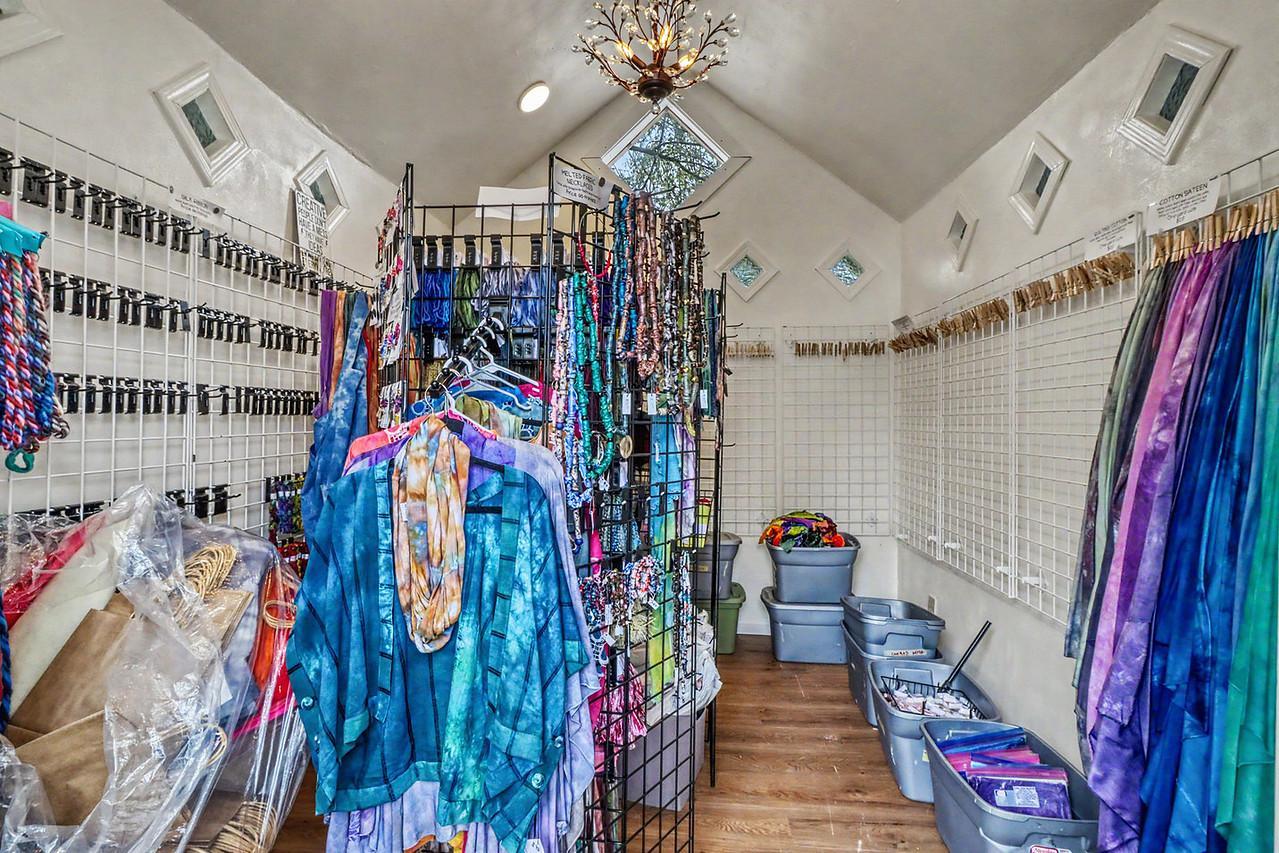 Backyard_shed_interior1_0-1280_g.jpeg