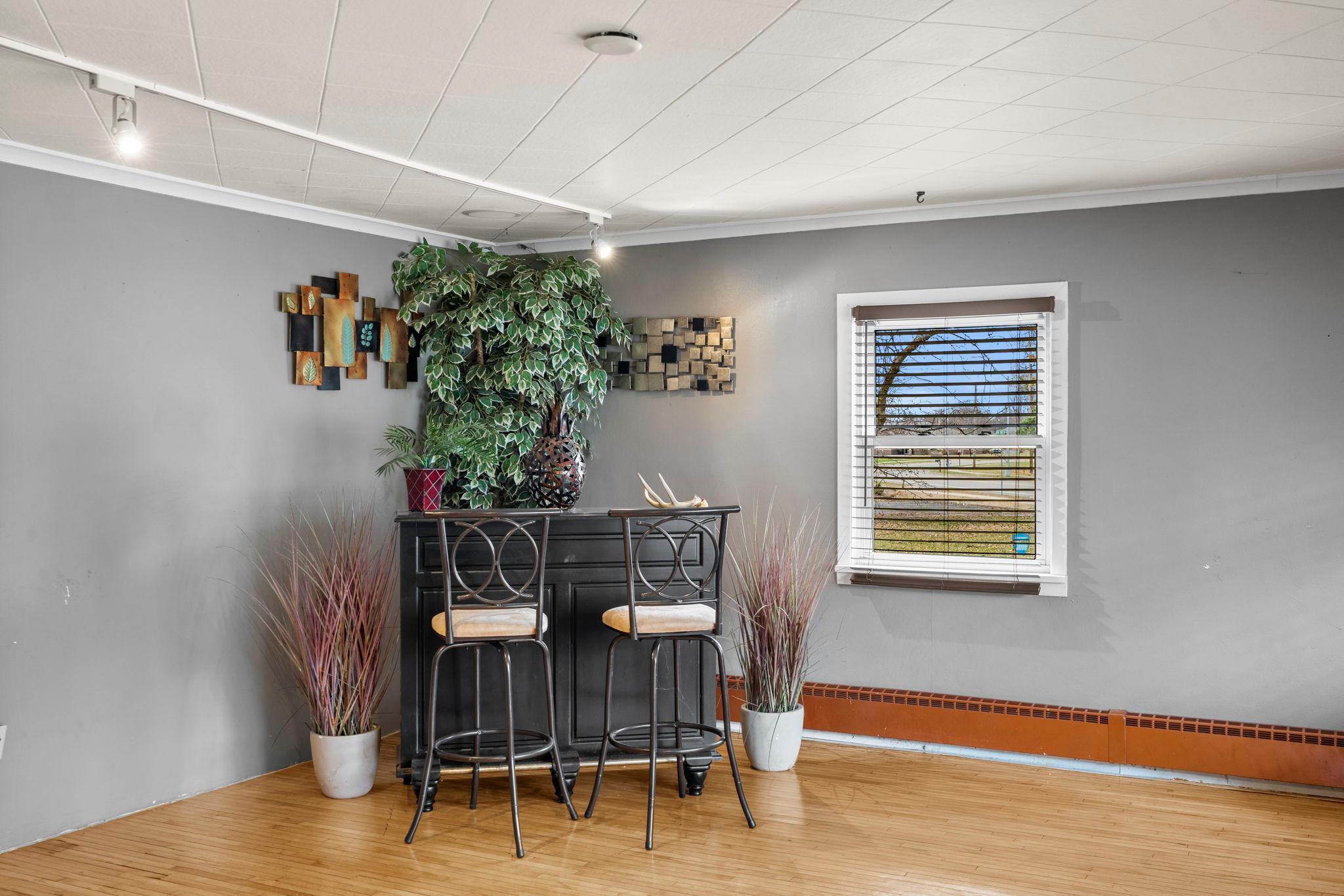 21-web-or-mls-1321 Maine Prairie Rd-78.jpg