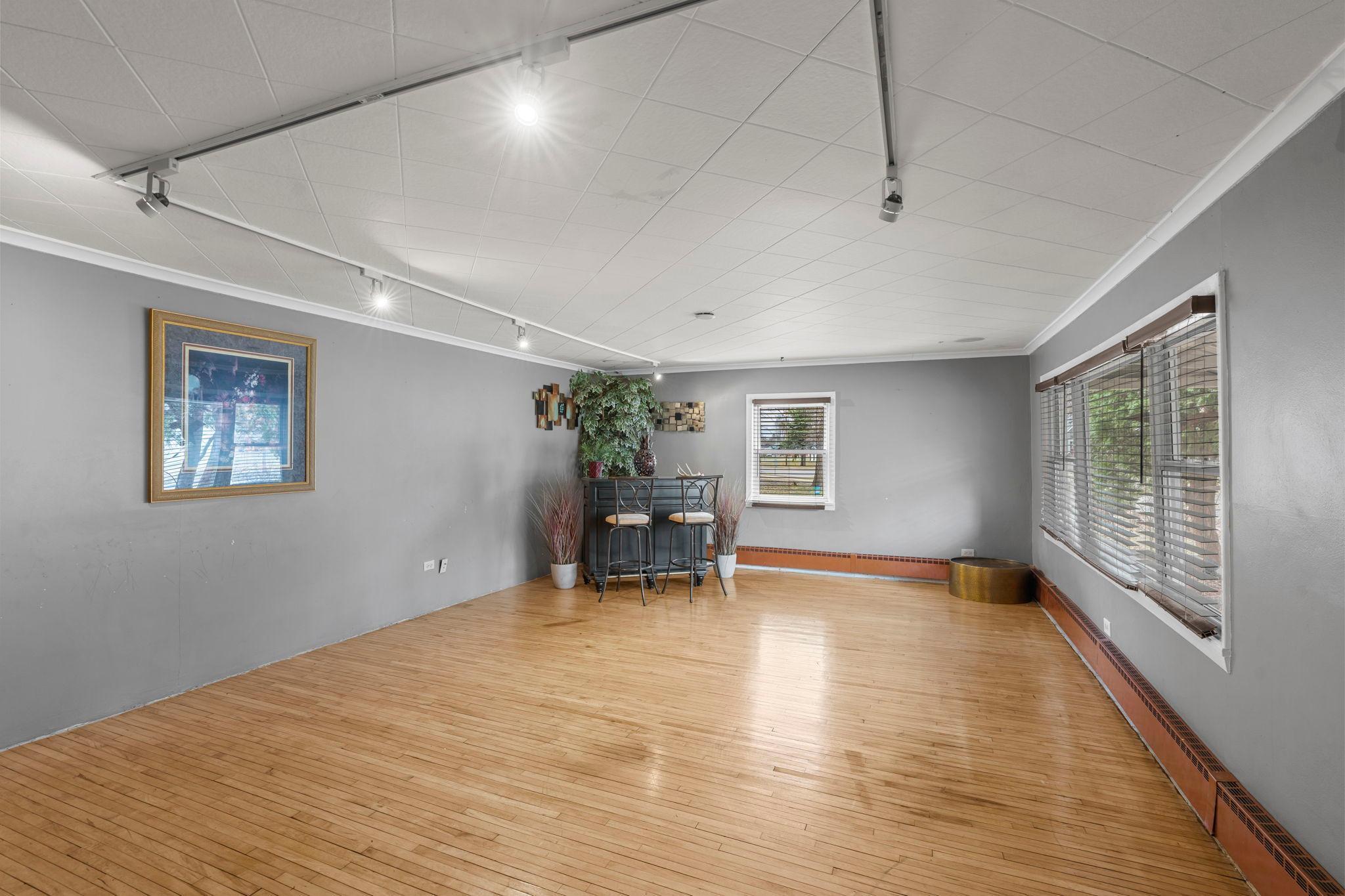 19-web-or-mls-1321 Maine Prairie Rd-68.jpg