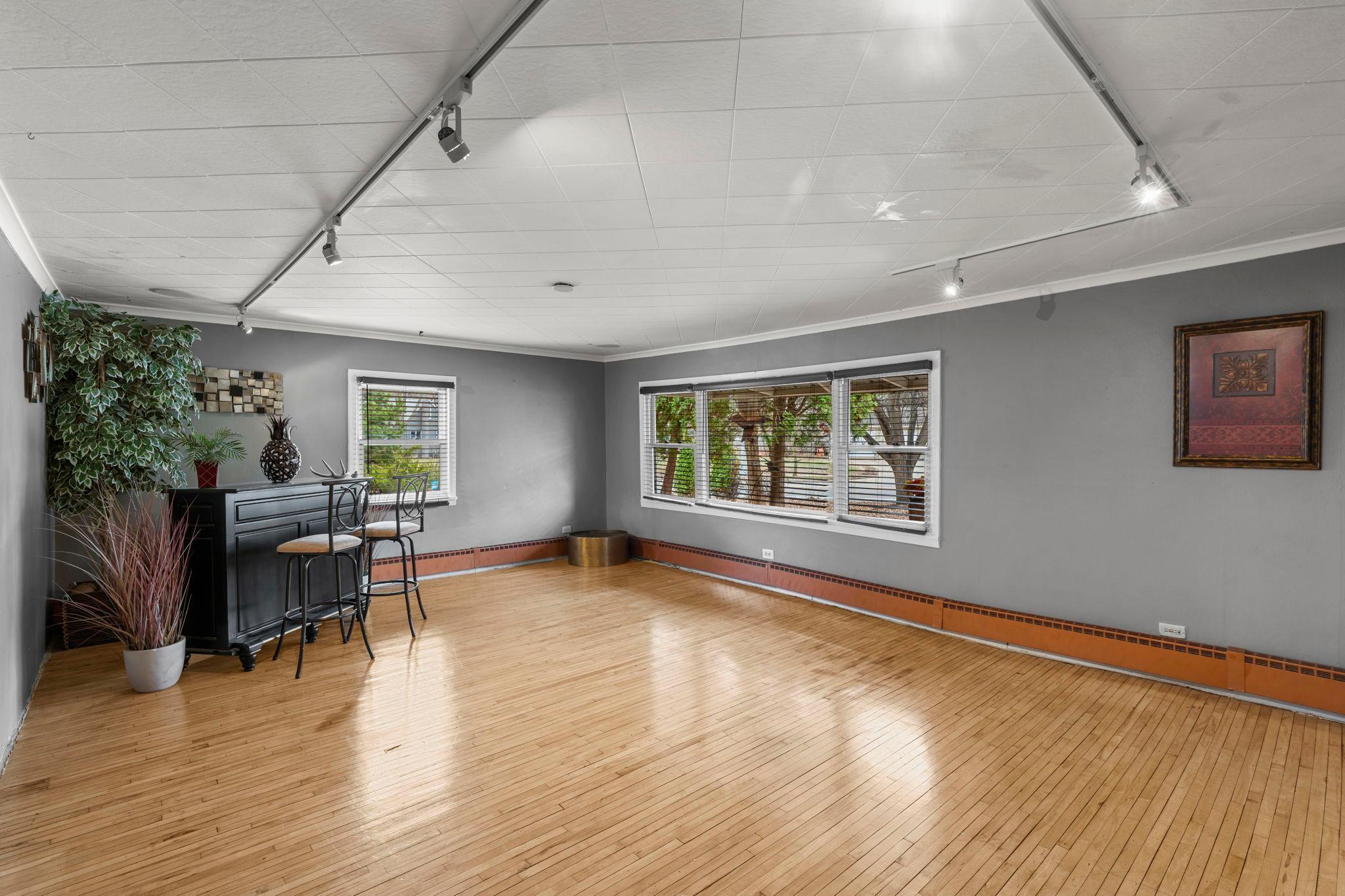 20-web-or-mls-1321 Maine Prairie Rd-73.jpg