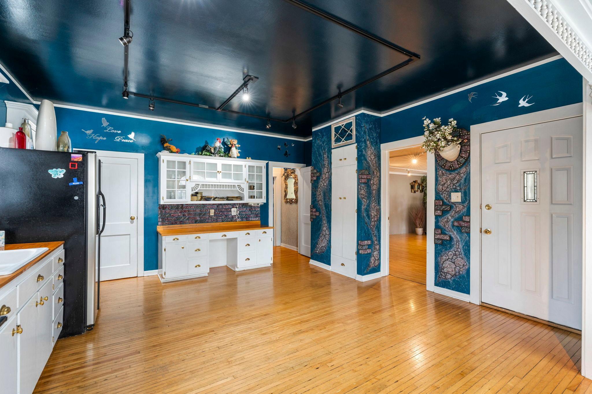 31-web-or-mls-1321 Maine Prairie Rd-141.jpg