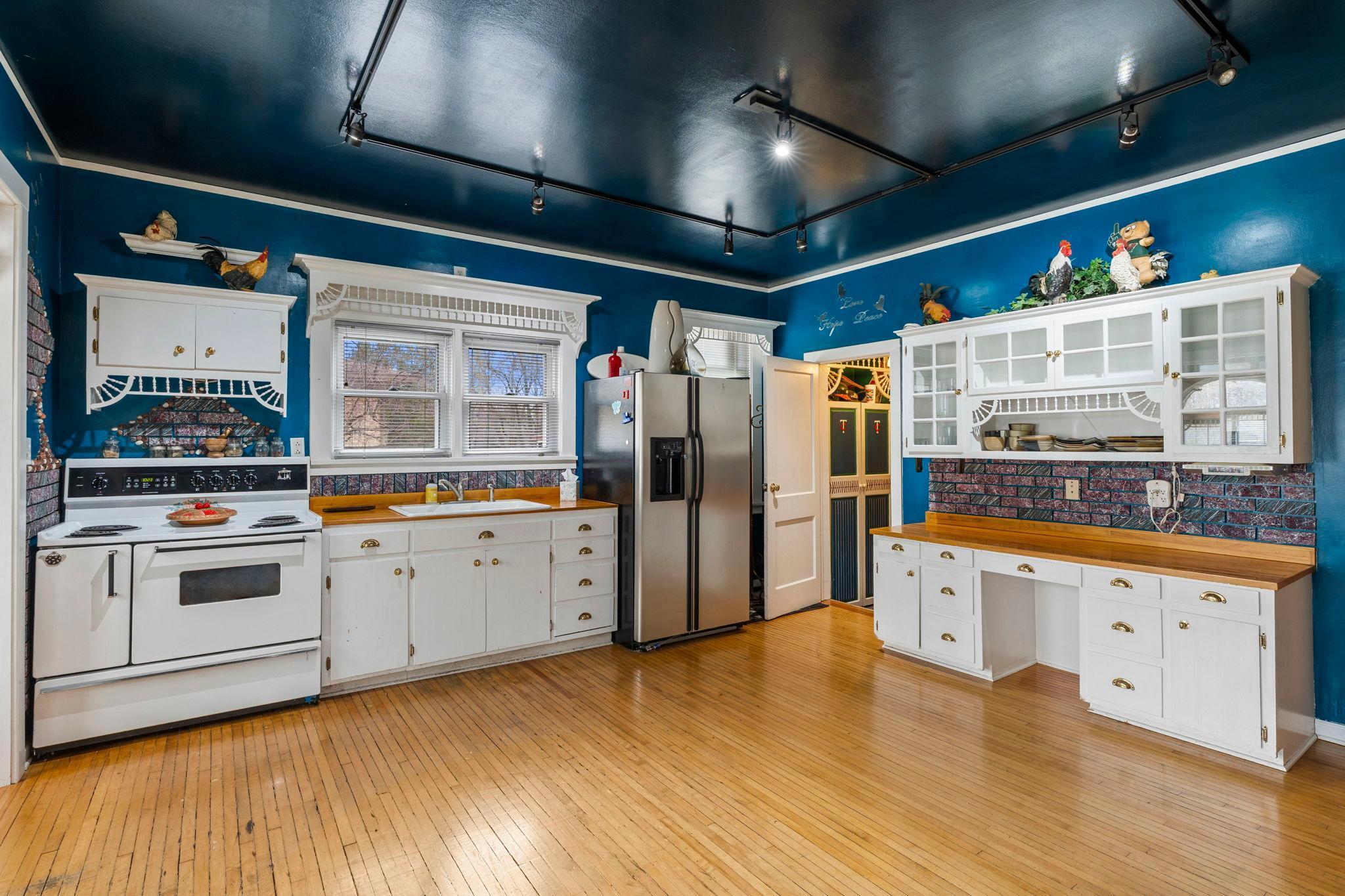 25-web-or-mls-1321 Maine Prairie Rd-113.jpg