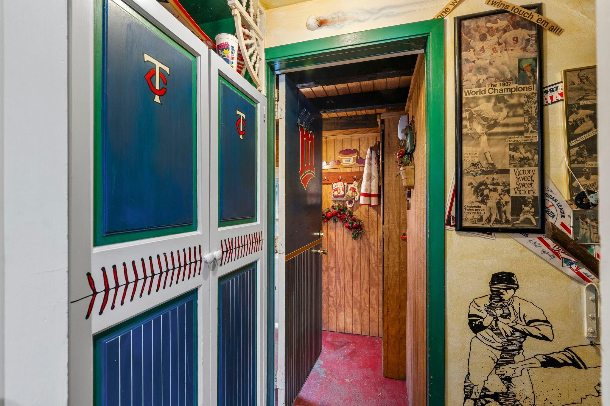 33-web-or-mls-1321 Maine Prairie Rd-151.jpg