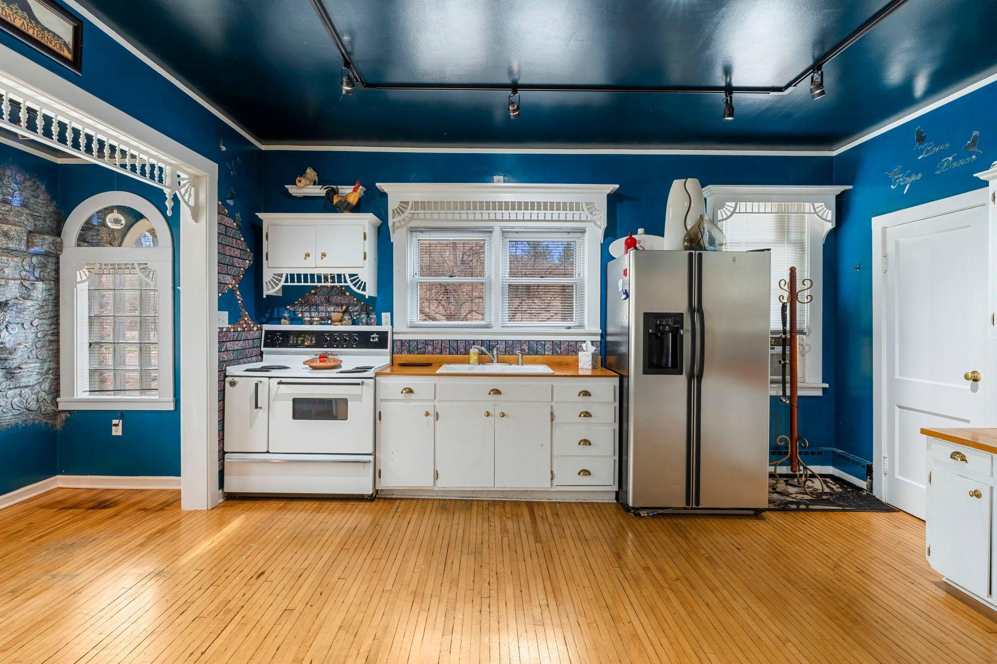 27-web-or-mls-1321 Maine Prairie Rd-123.jpg