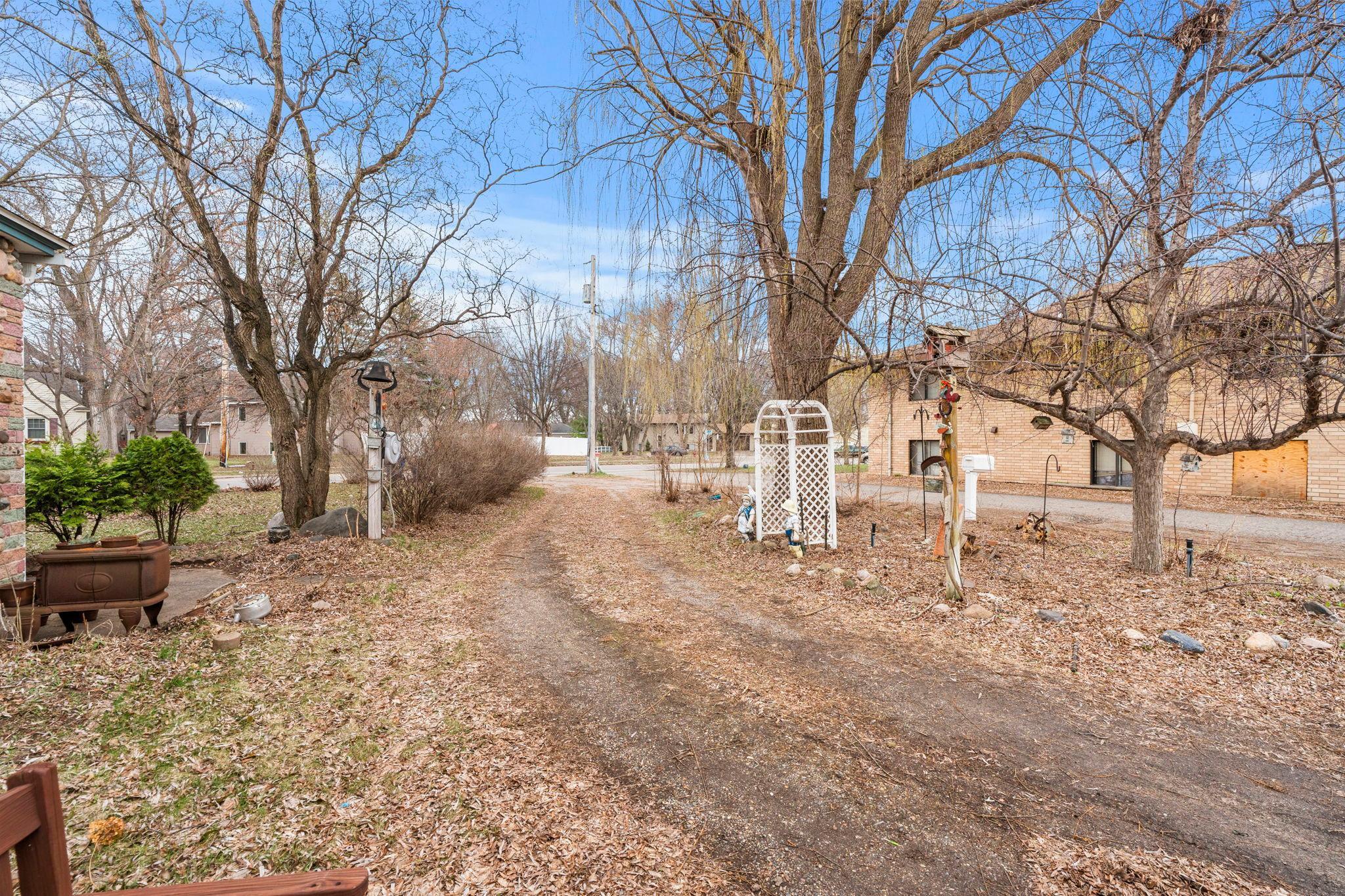 14-web-or-mls-1321 Maine Prairie Rd-431.jpg