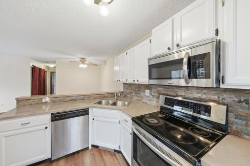 6129 78th Avenue N, Minneapolis, MN 55443