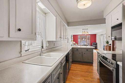 2966 Simpson Street, Saint Paul, MN 55113