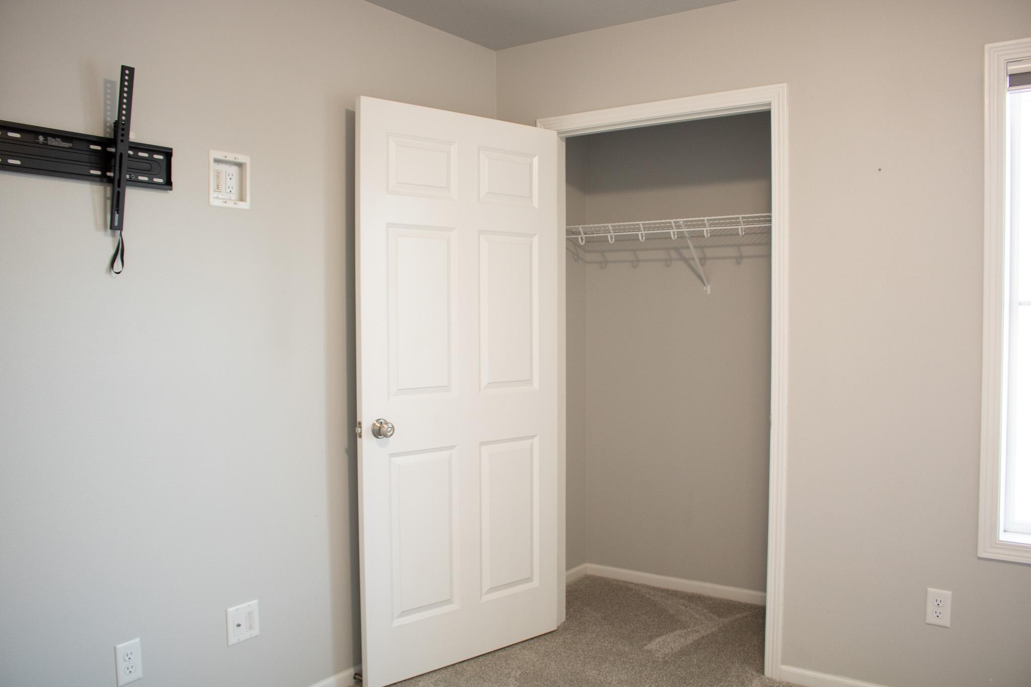 16_UpstairsBed2.jpg