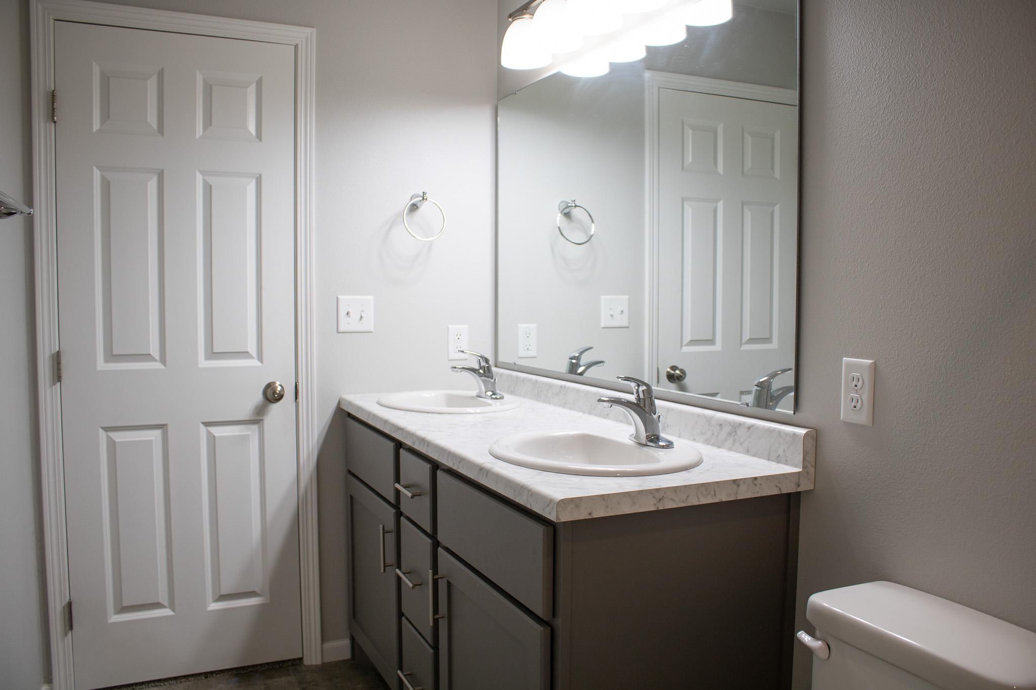 26_MasterBath2.jpg
