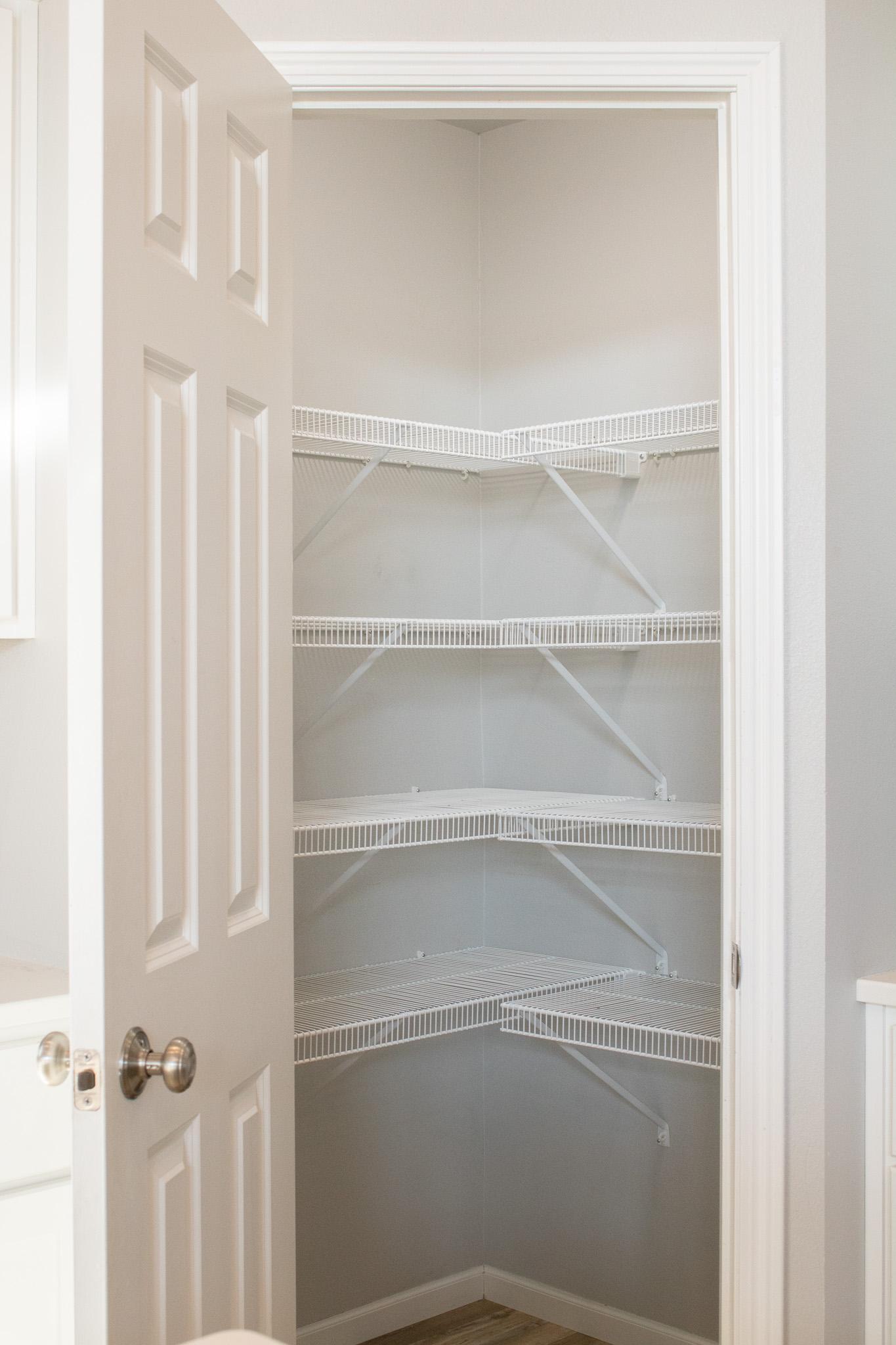 10_Pantry.jpg