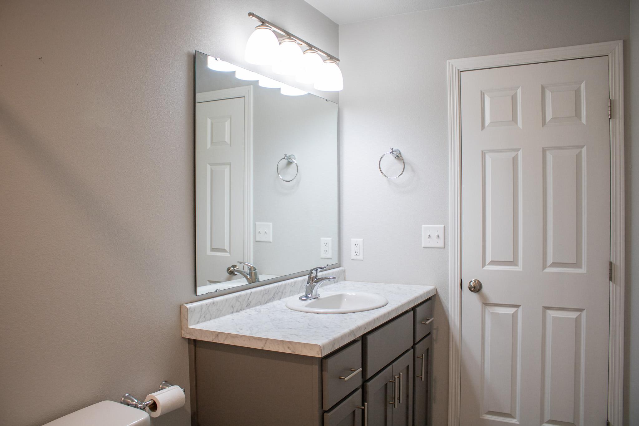 33_BasementBath2.jpg