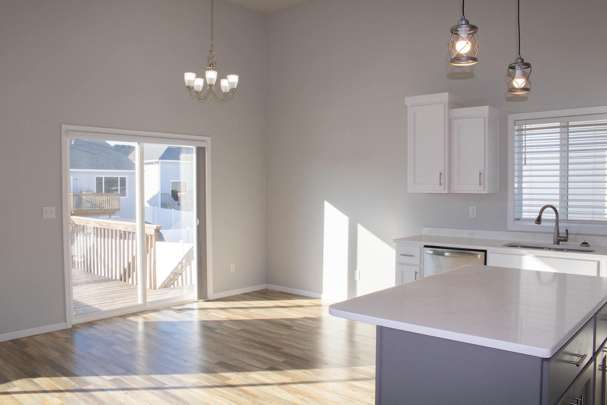 11_Kitchen2.jpg