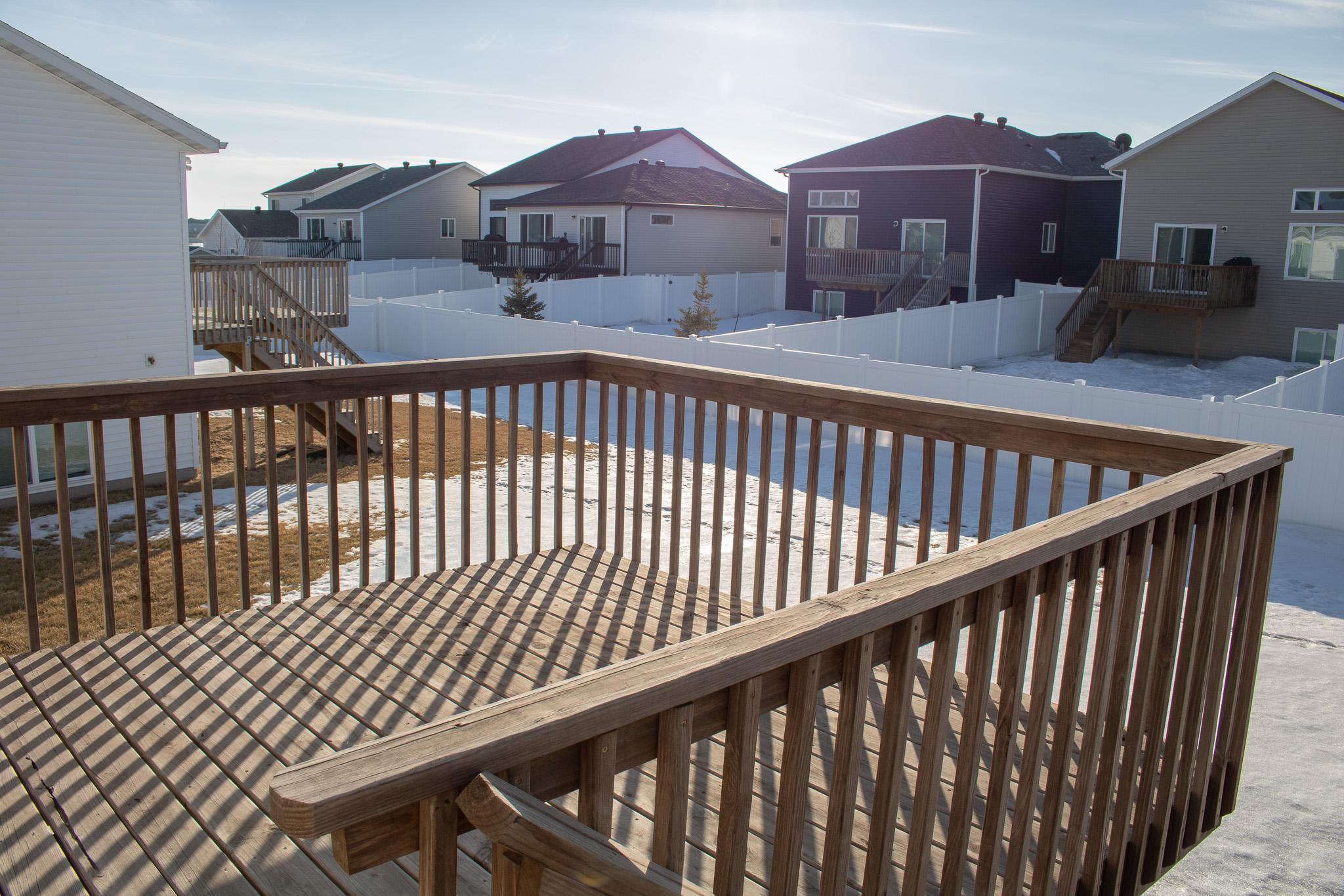 39_ExteriorDeck.jpg